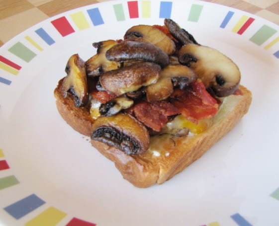 open faced bacon mushroom cheeseburgers IMG 4611 Open Faced Bacon Mushroom Cheeseburgers