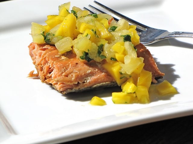 salmon with mango salsa 5554088824 a3a6dbec66 z Chipotle Honey Glazed Salmon with Mango & Pineapple Salsa