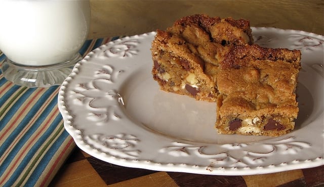 5705057847 2b502b41ab z Chewy Chunky Blondies