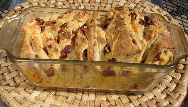 cheesy bacon bread 5901366610 2e4e44f14a z Cheesy Bacon Pull Apart Bread