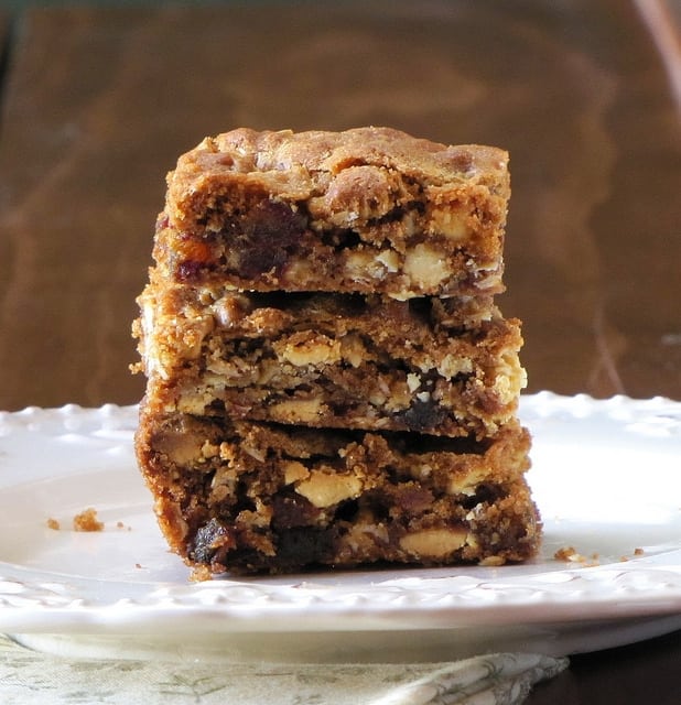 white chocolate date bars