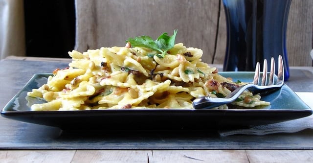 7553349606_64ce773184_z 7553349606 64ce773184 z Petit Jean Peppered Bacon Bowtie Carbonara