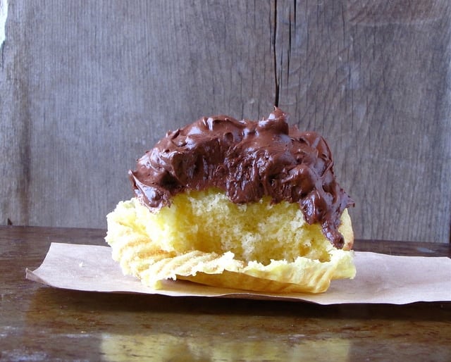 7627084338 ff46423a57 z Green & Blacks Chocolate Toffee Iced Cupcakes & Giveaway