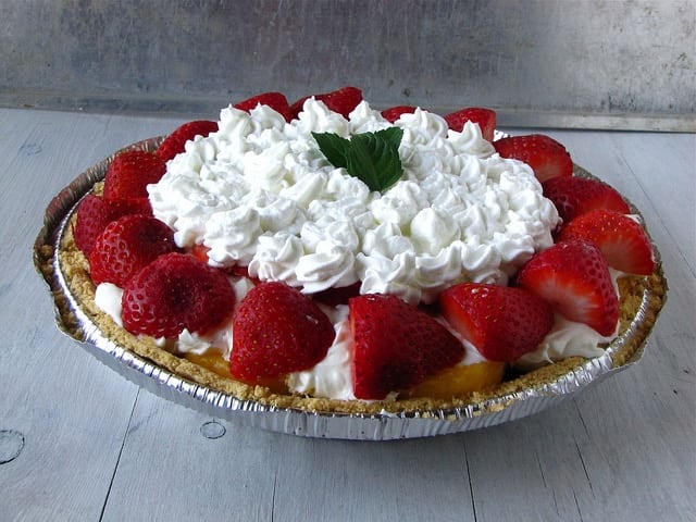 7721331812_5329ac1de1_z 7721331812 5329ac1de1 z Summer Strawberry & Peach Pie