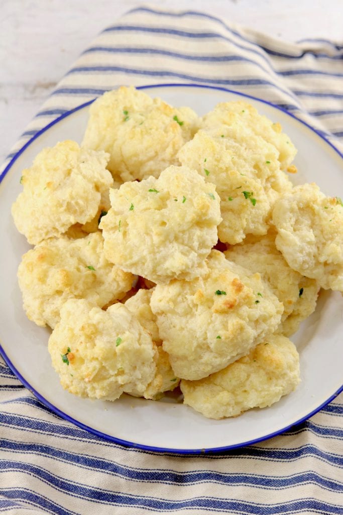 Plate of Red Lobster Cheddar Biscuits