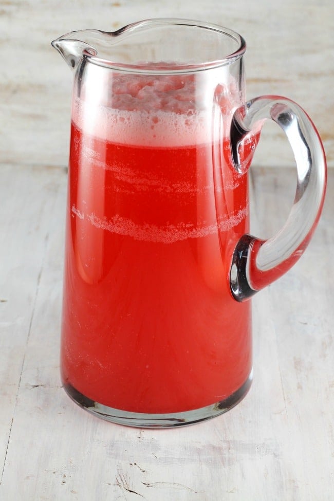 Easy Party Punch made with Hawaiian Punch from MissintheKitchen.com #partypunch