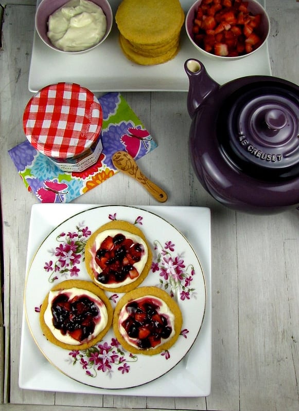 Easy Fruit Tarts for Mother's Day - MIss in the Kitchen