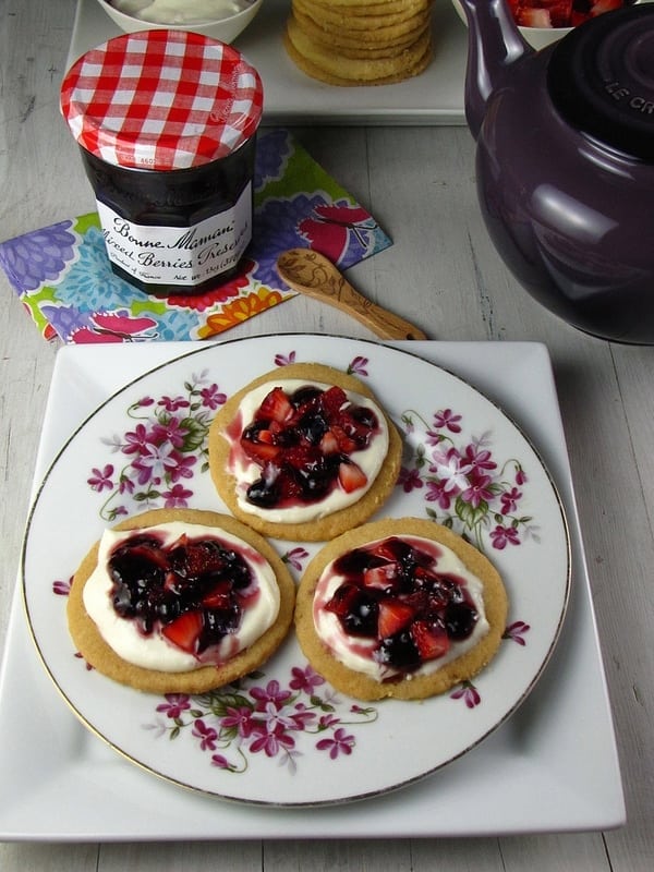 Easy Fruit Tarts for Mother's Day - Miss in the Kitchen