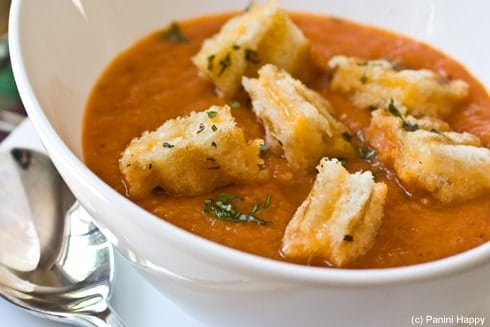 Grilled-Tomato-Soup-Grilled-Cheese-Croutons-close-490