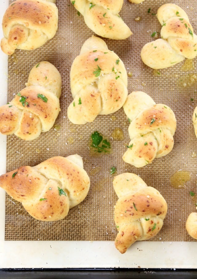 White Cheddar Garlic Knots #15Recipes from Miss in the Kitchen