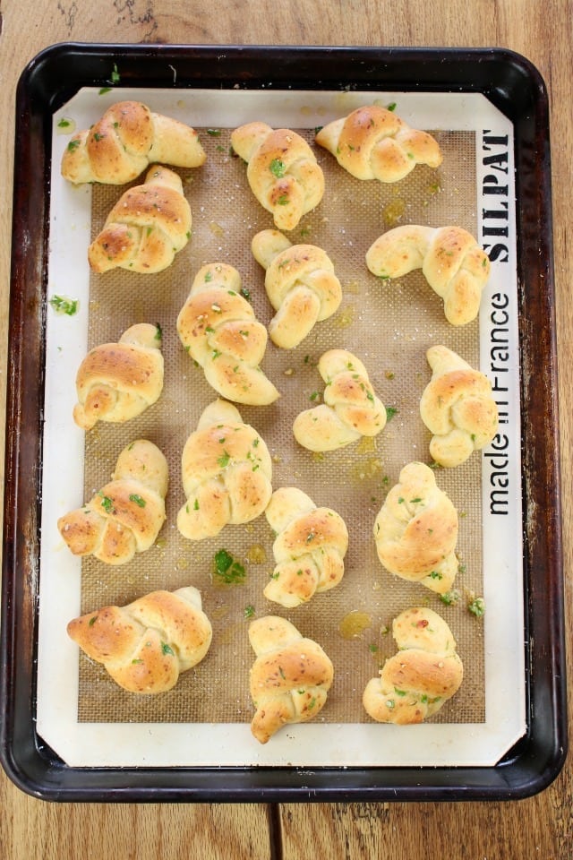 White Cheddar Garlic Knots Recipe from Miss in the Kitchen