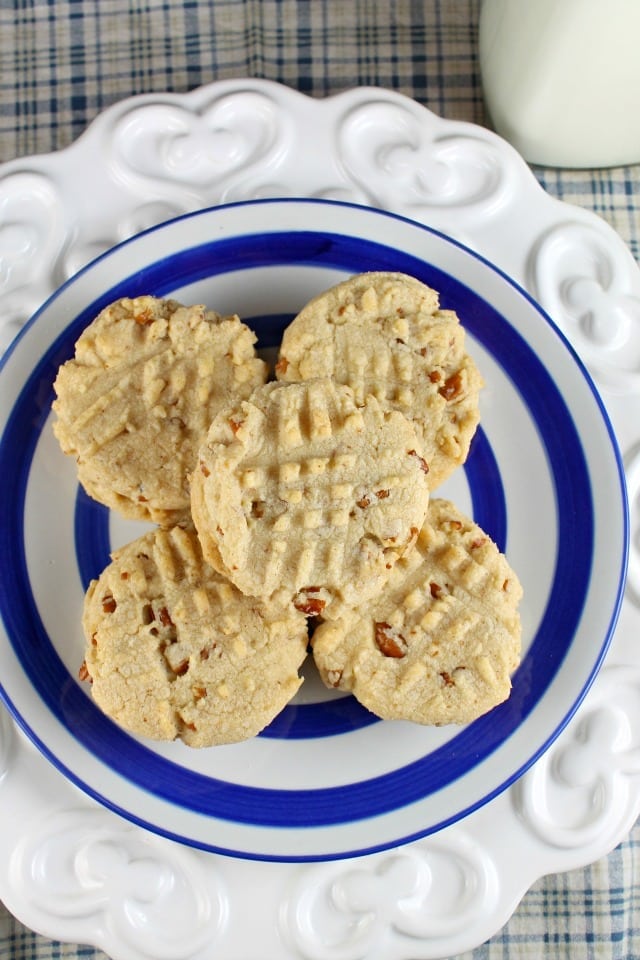 Pecan Sandies Cookies Recipe from MissintheKitchen.com