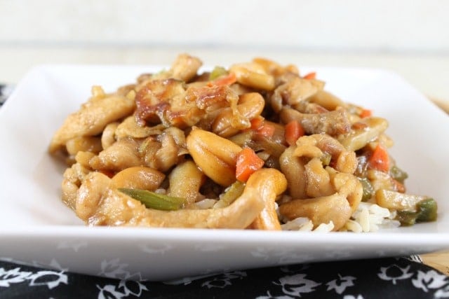 Kung Pao Chicken is the perfect weeknight dinner. Skip the take-out and create a healthier version that can be ready in under an hour and the entire family will love it! Recipe from MissintheKitchen #sponsored #TeamFarberware #MyFamilyCooks