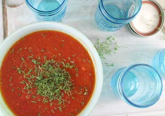 Roasted Tomato and Onion Sauce with fresh Thyme from MissintheKitchen