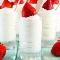 No Bake Vanilla Bean Cheesecake Recipe perfect for parties and entertaining from MissintheKitchen.com