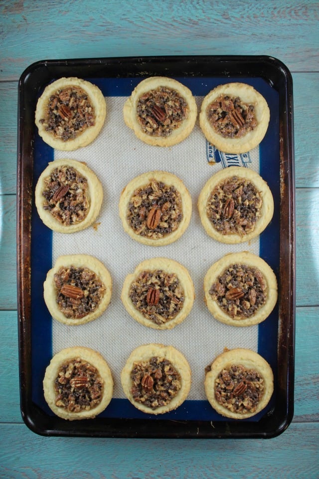 Pecan Pie Cookies for Bob's Red Mill #50StatesofCookies #ad MissintheKitchen.com