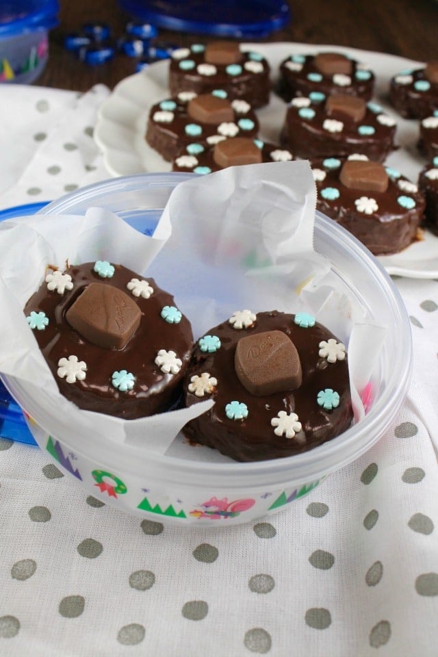 Triple Chocolate Snack Cakes in Ziploc Holiday Containers ~ MissintheKitchen.com #ad