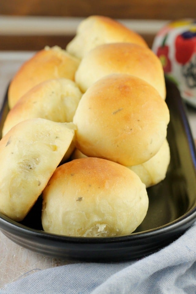Buttermilk Ranch Dinner Rolls Recipe ~ light and delicious homemade rolls from MissintheKitchen.com Sponsored by Red Star Yeast