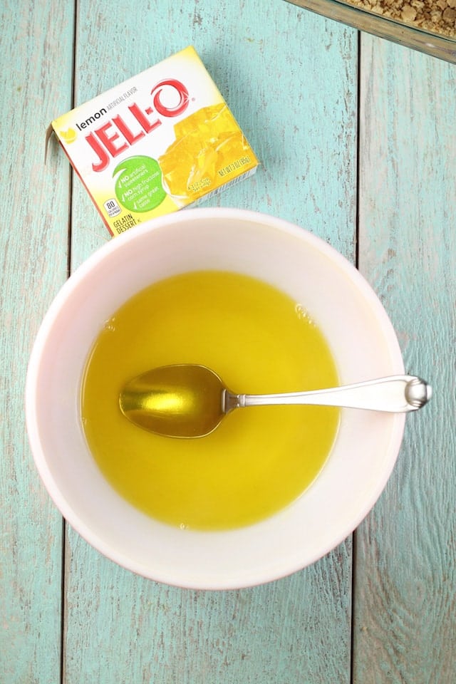 Lemon Jello for Lemon Icebox Cheesecake ~ Missinthekitchen.com