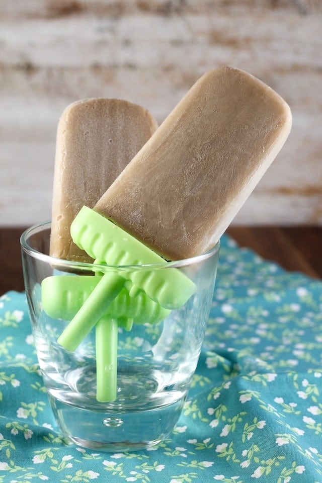 Mocha Popsicles Recipe ~ Delicious summer treat made with just 4 ingredients! From MissinthekKitchen.com #sponsored by Nielsen- Massey Vanillas
