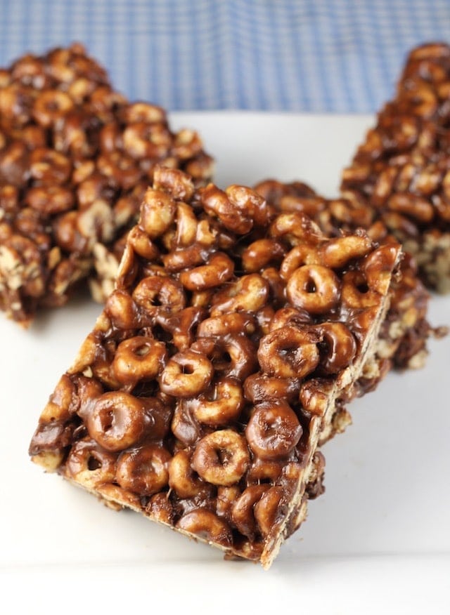 Chocolate Peanut Butter Cereal Bars are the perfect after school treat. Recipe from MissintheKitchen.com Sponsored by Walmart #BoxTops