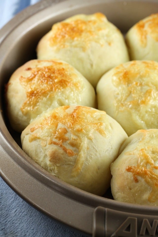 Recipe for White Cheddar Potato Rolls | MissintheKithen.com