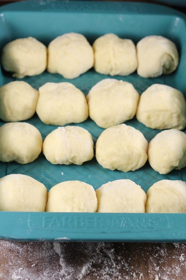 Shaped Rolls ~ White Cheddar Potato Rolls ~ MissintheKitchen.com