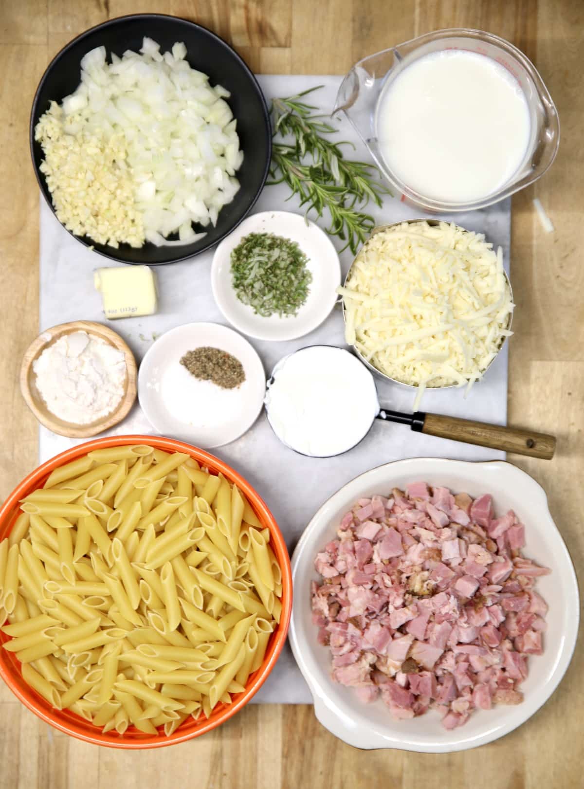 Ingredients for Baked Ham Penne Pasta.