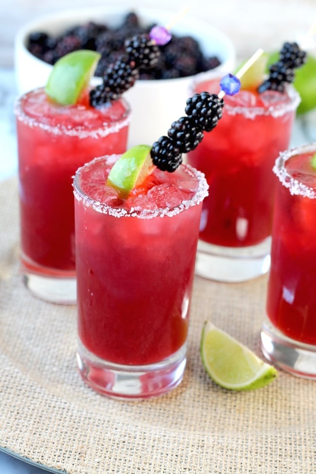 Easy Blackberry Margaritas with blackberries and limes