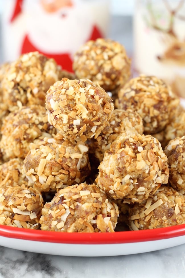 How to make Crispy Date Balls with Coconut