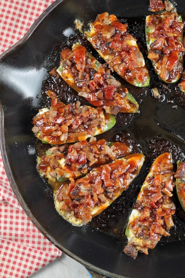 jalapeño poppers with brisket, bacon and barbecue sauce