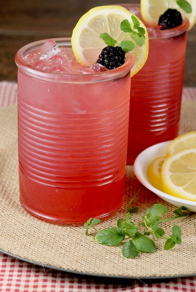 How to Make Blackberry Lemonade Moscato Punch
