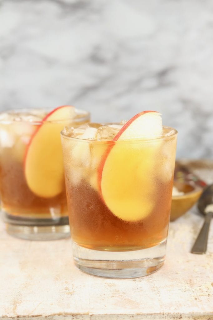 Fall cocktails with apple cider and rum