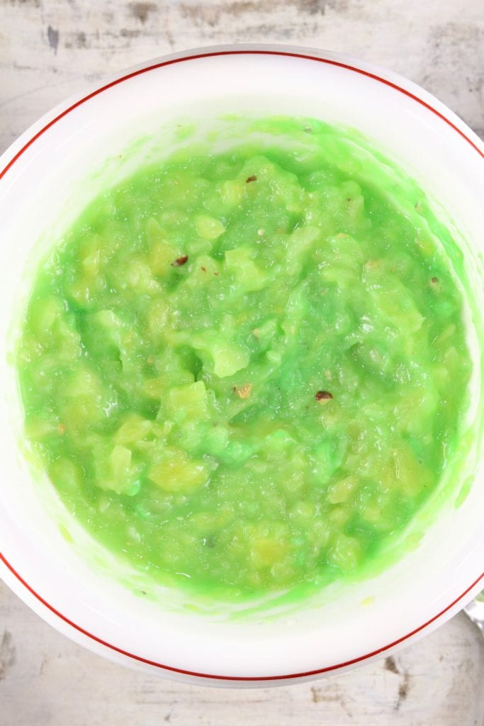 How to make watergate salad Pineapple and pistachio pudding mixture for watergate salad