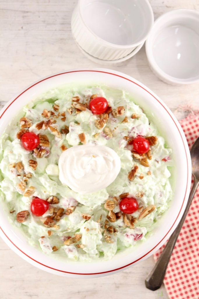 Easy 5 minute holiday dish ~ Pistachio Fluff Salad Holiday dessert pistachio fluff