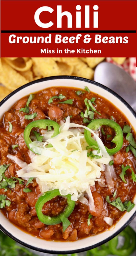 Chili with ground beef and beans