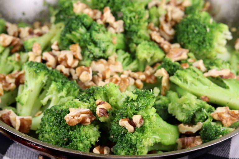 Broccoli with Toasted Walnuts