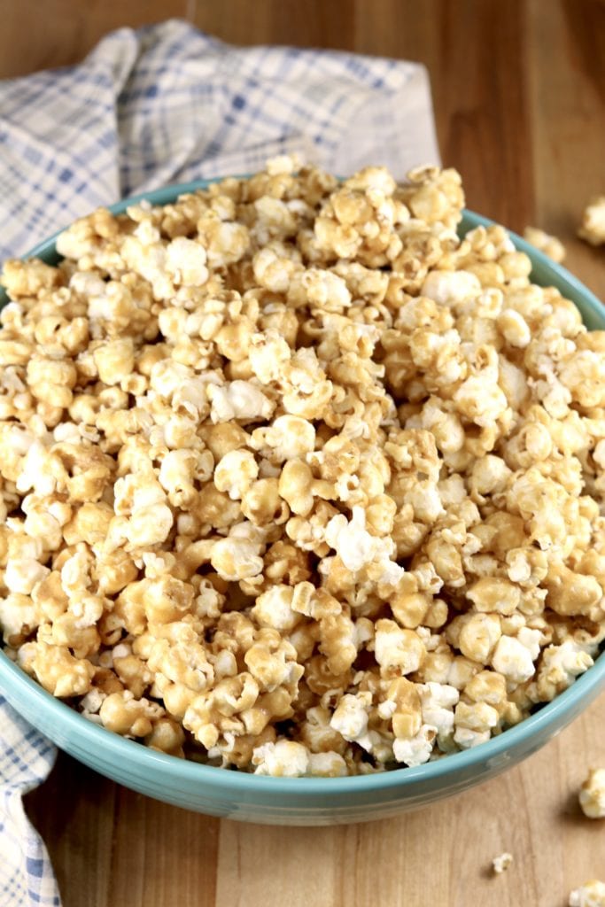 Caramel Popcorn in a bowl