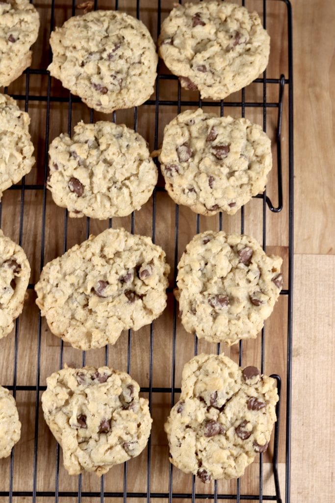 Dish Pan Cookies with chocolate chips and oatmeal