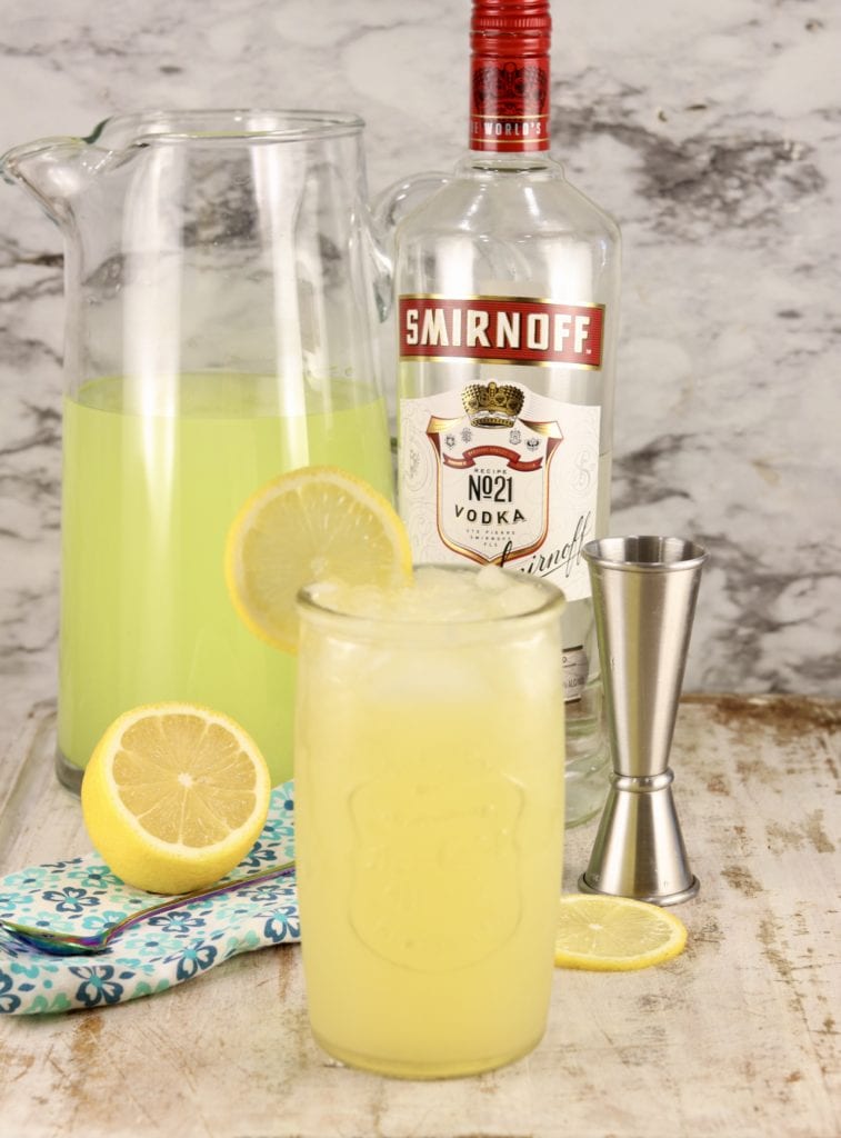 Pineapple Vodka Lemonade Cocktail