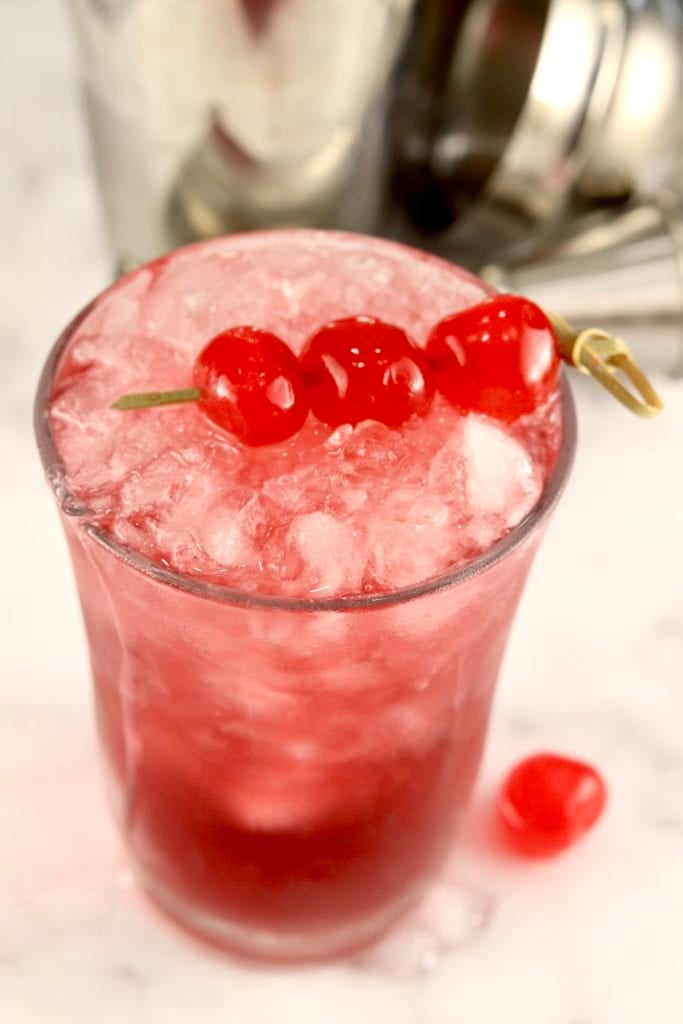 Vodka Woo Woo Cocktail with cherries