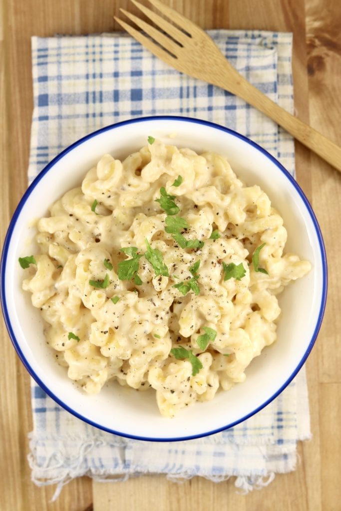 Bowl of mac and cheese with parsley