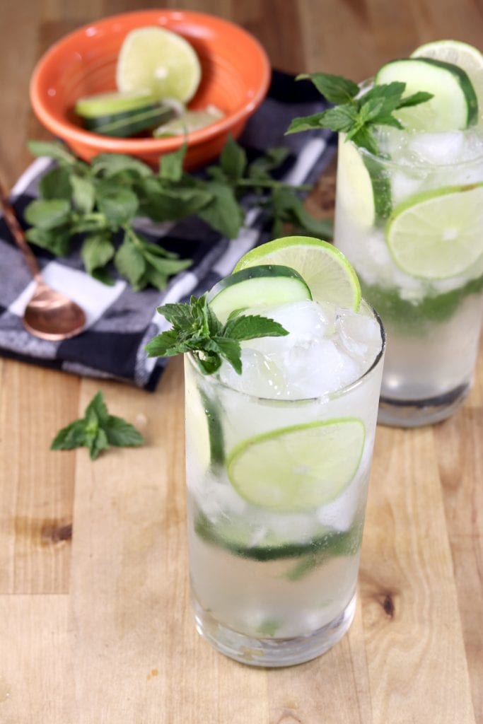 Mojito Cocktails with cucumber, lime and mint