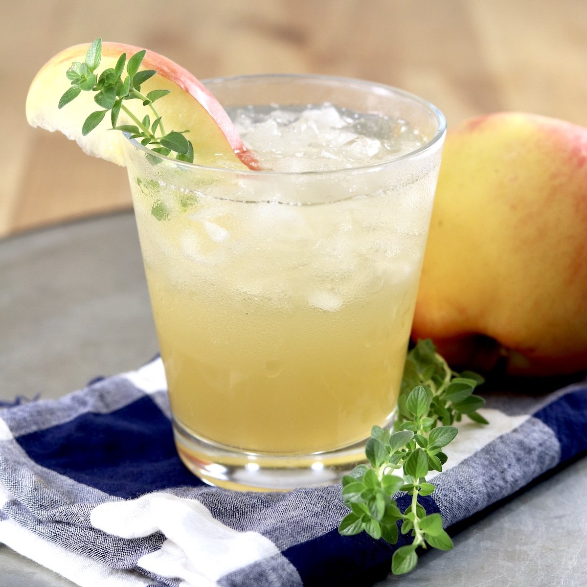 Apple Cider Gin Cocktail {Fall Cocktail} - Miss in the Kitchen