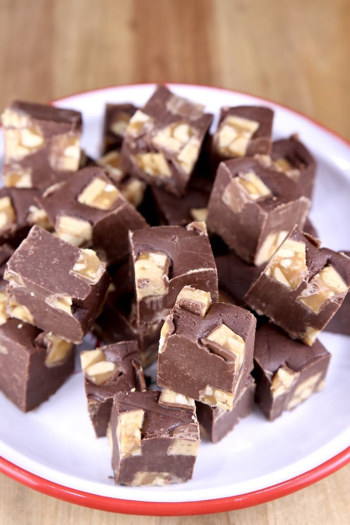 Plate of sliced Snickers fudge