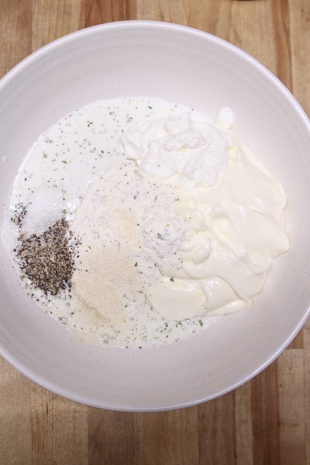 mayo, sour cream, seasonings for ranch salad dressing in abowo