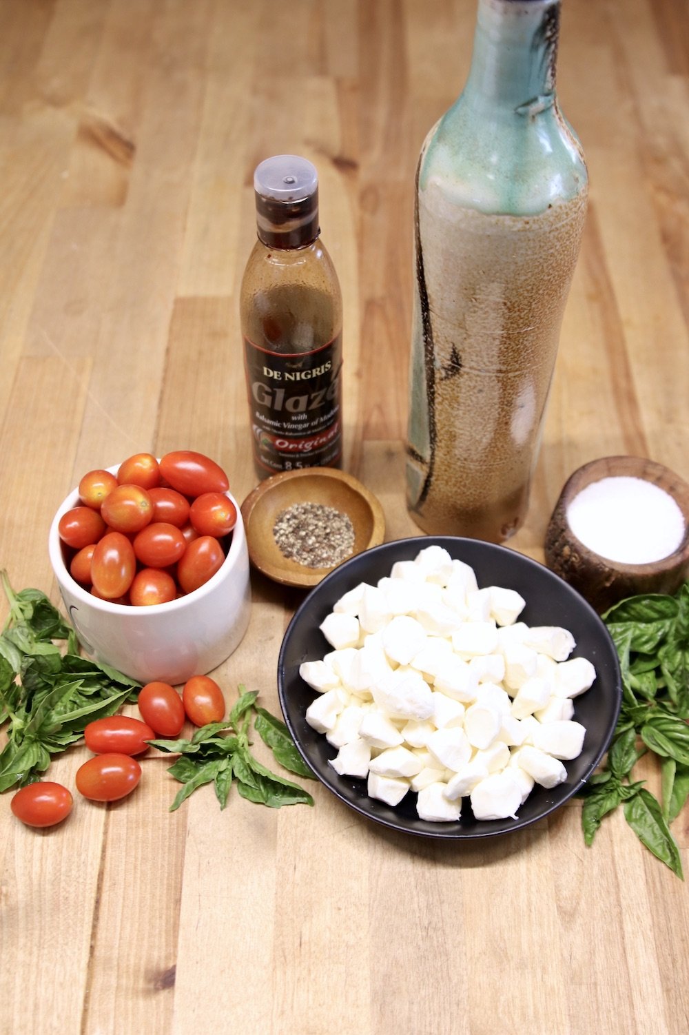 ingredients for caprese appetizers