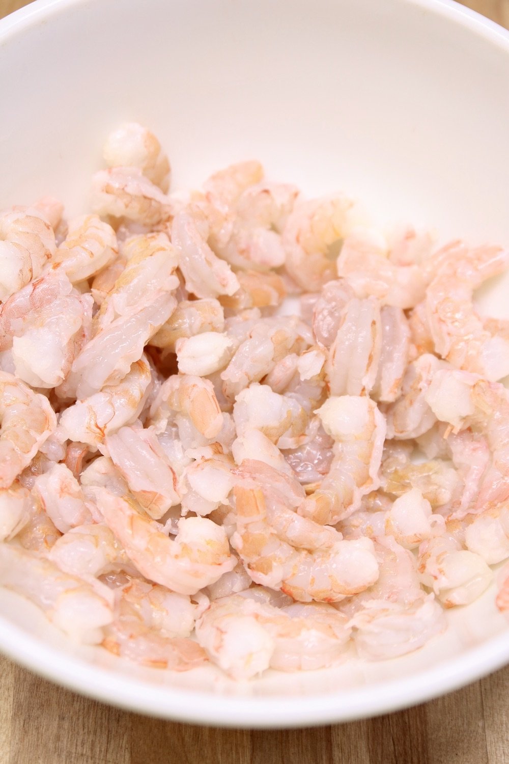 peeled and deveined shrimp in a bowl