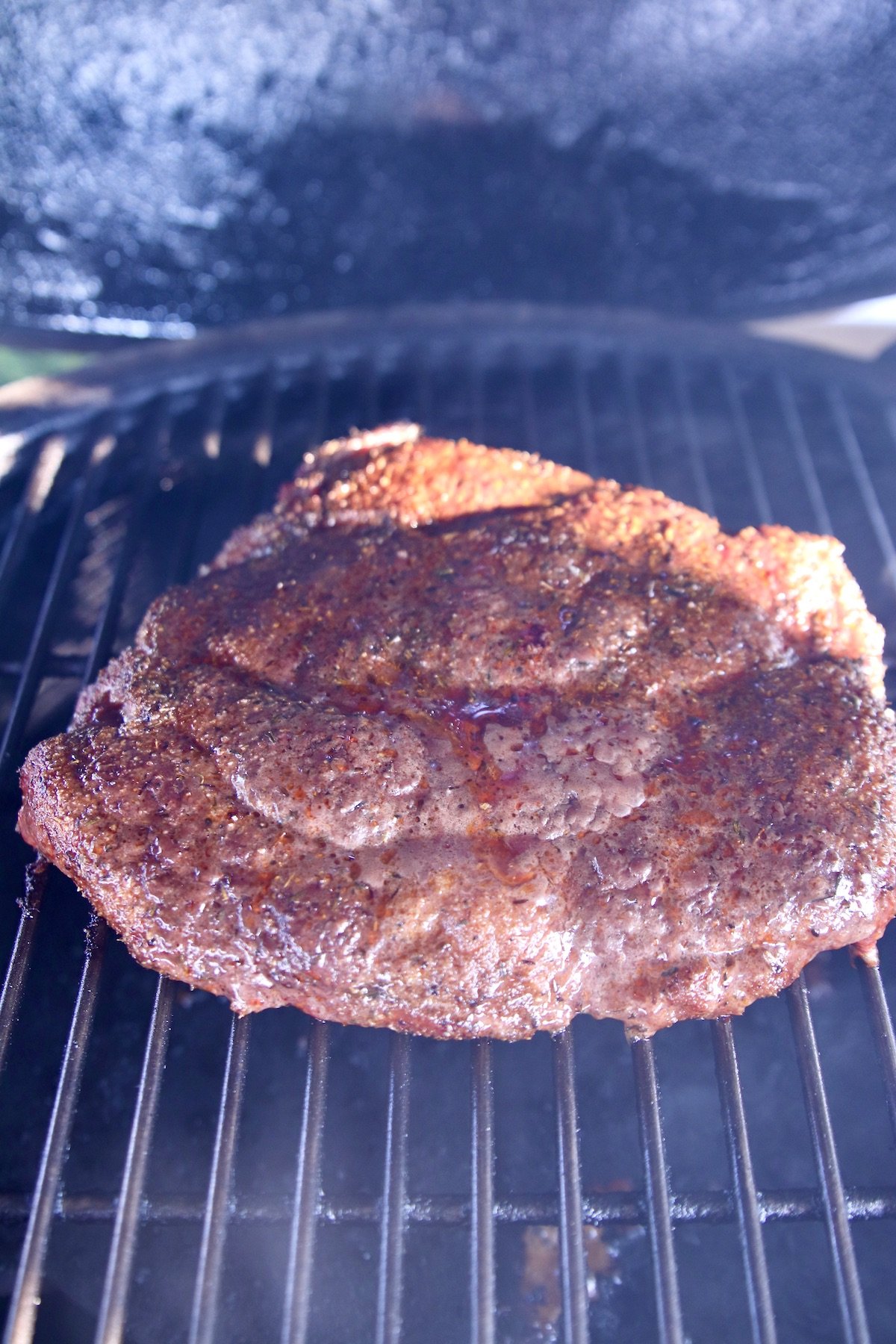 grilled chuck roast on Big Green Egg Grill