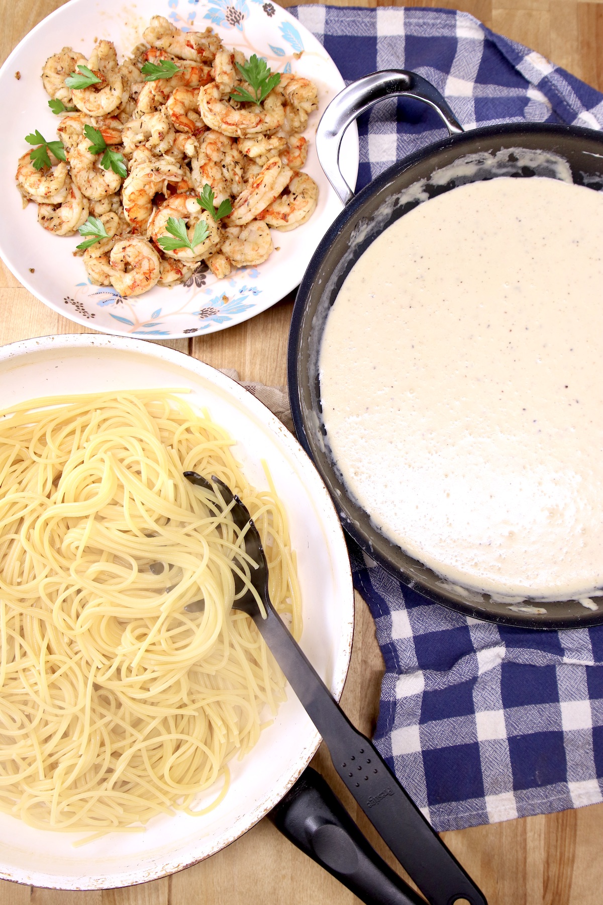 spaghetti, cream sauce and grilled shrimp